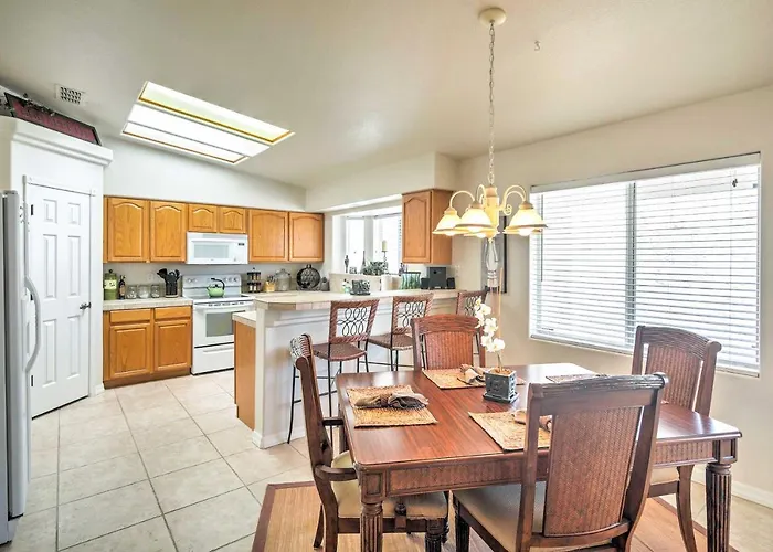 Cozy Havasu Retreat W/ Deck & Pool Table Casa vacanze Lake Havasu City