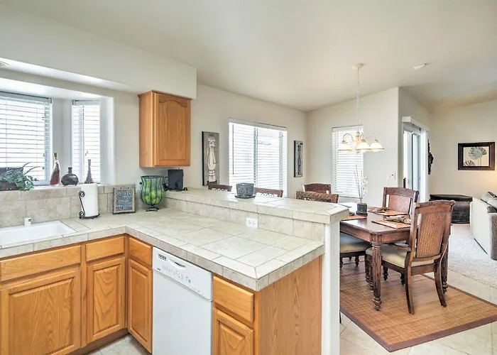 Casa vacanze Cozy Havasu Retreat W/ Deck & Pool Table Lake Havasu City